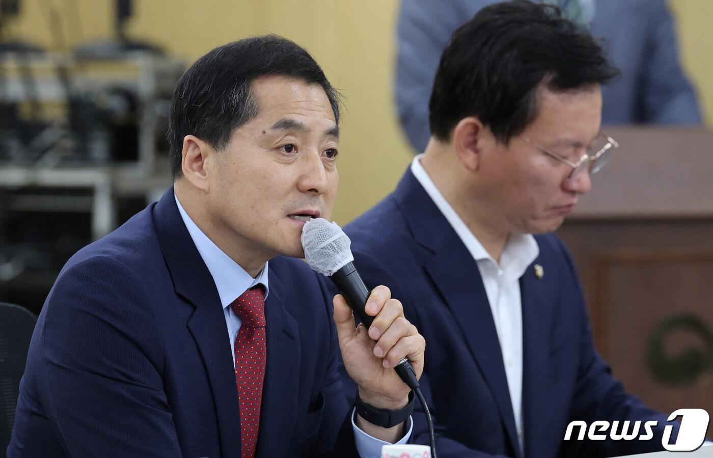 본문 이미지 - 박대출 국민의힘 정책위의장이 4일 오후 서울 중구 서울지방고용노동청에서 열린 추석명절 대비 체불임금 대책 마련 현장 간담회에서 발언하고 있다. 2023.9.4/뉴스1 ⓒ News1 박지혜 기자