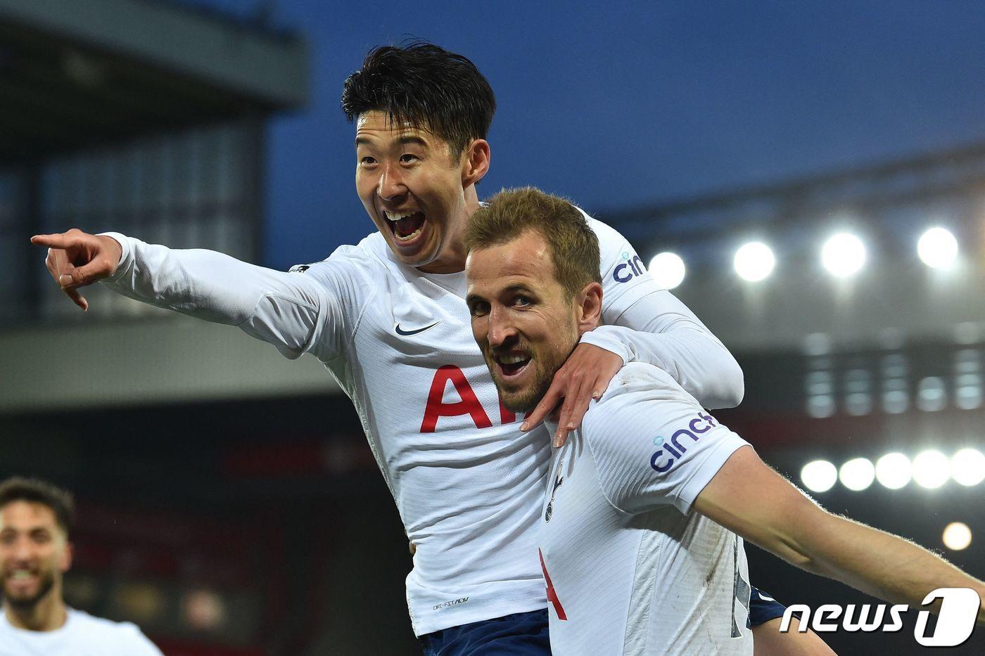 토트넘 시절 케인(오른쪽)과 손흥민ⓒ AFP=뉴스1