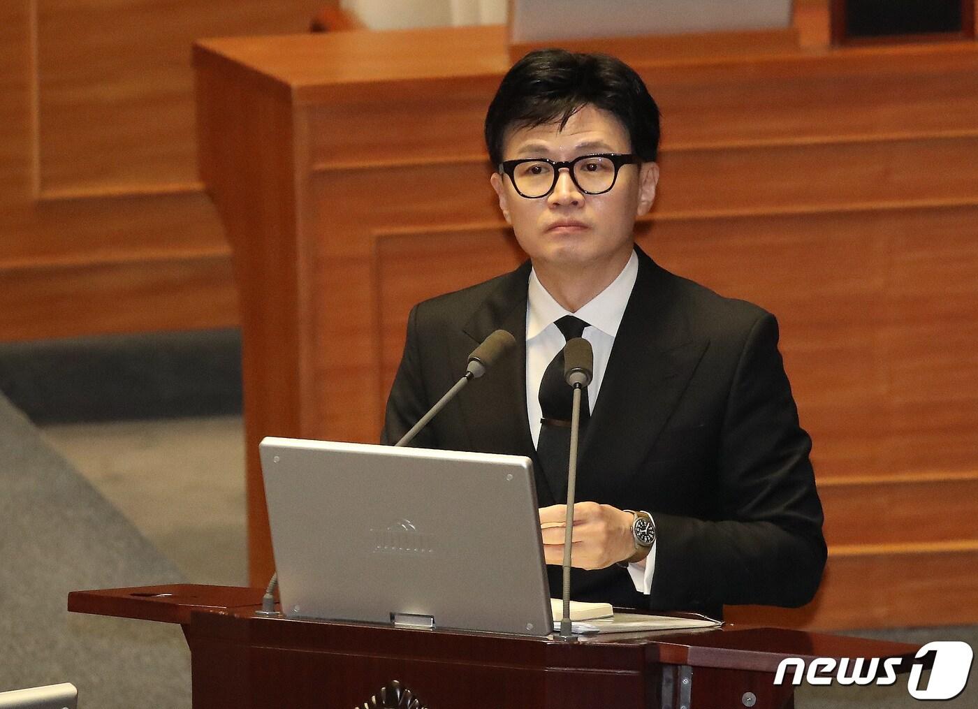 본문 이미지 - 한동훈 법무부 장관이 5일 서울 여의도 국회에서 열린 제410회 국회&#40;정기회&#41; 제2차 본회의 정치 분야 대정부질문에서 권성동 국민의힘 의원의 질문에 답하고 있다. 2023.9.5/뉴스1 ⓒ News1 임세영 기자