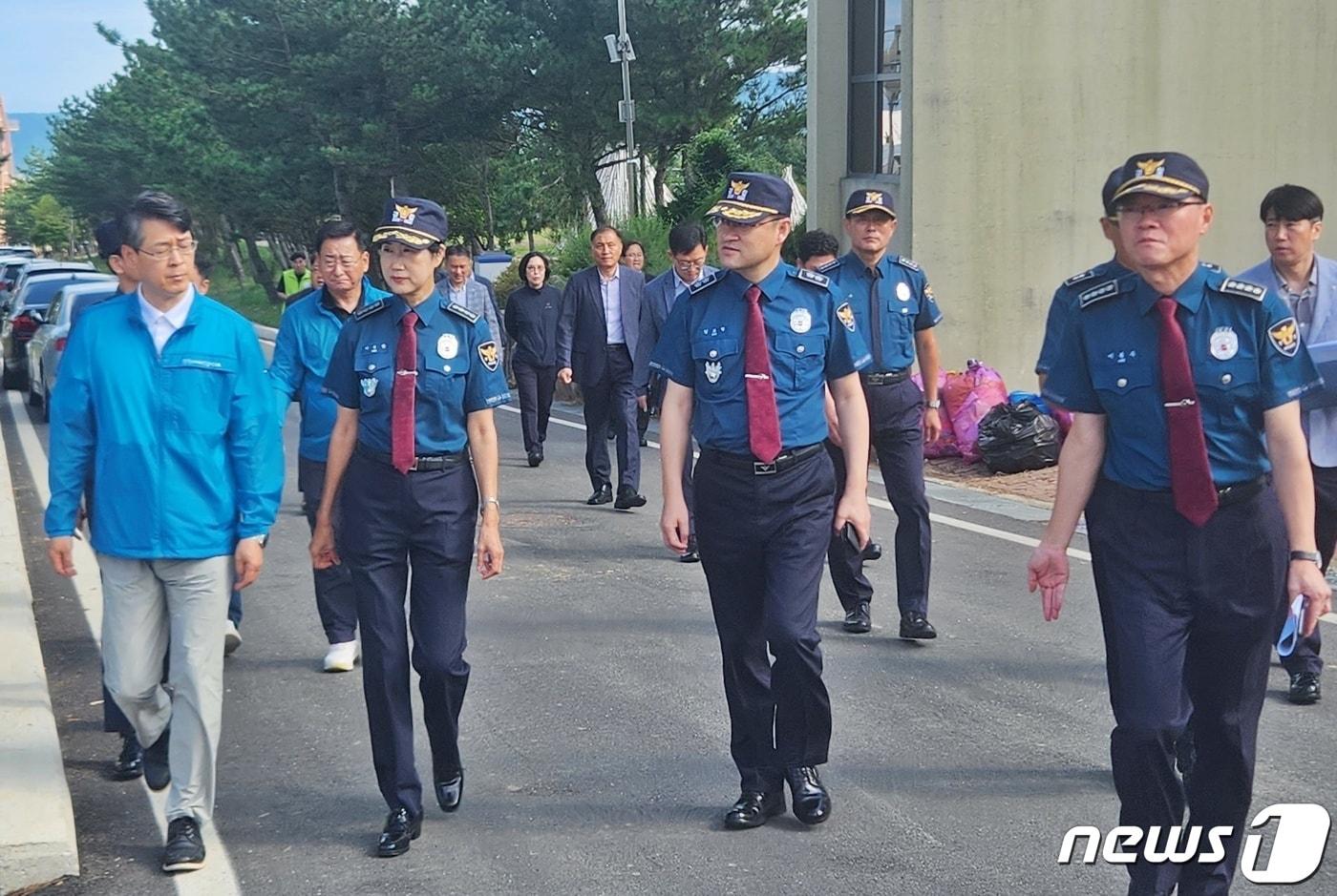 본문 이미지 - 2023 강원세계산림엑스포 행사장 안전관리 추진상황 점검하는 김도형 강원경찰청장.(강원경찰청 제공) 2023.9.5/뉴스1