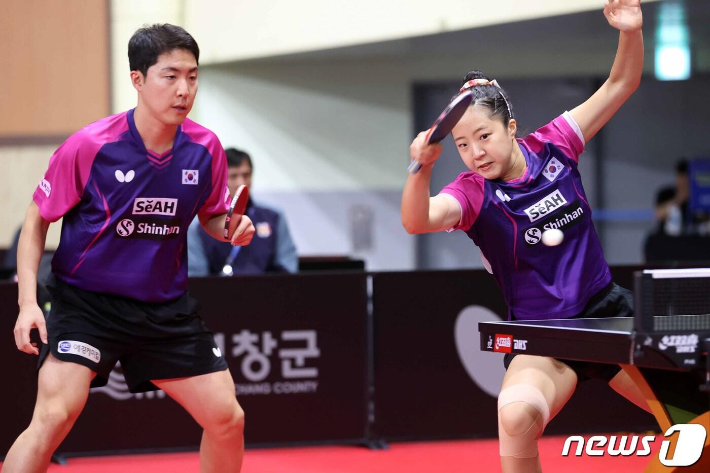 본문 이미지 - 탁구 혼합복식 임종훈-신유빈 조. (2023 평창아시아탁구선수권대회 조직위원회 제공)