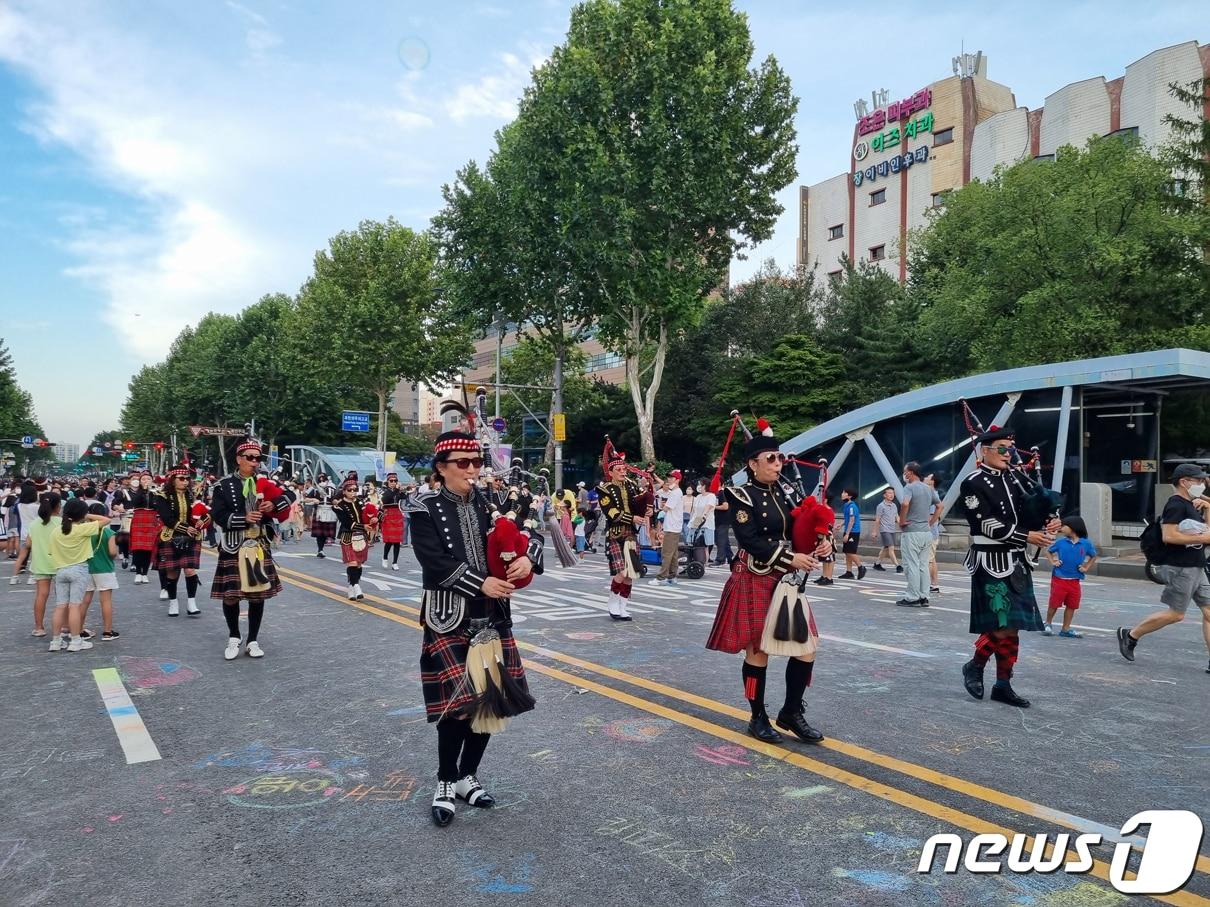본문 이미지 - 지난해 과천축제 모습.(과천시 제공)
