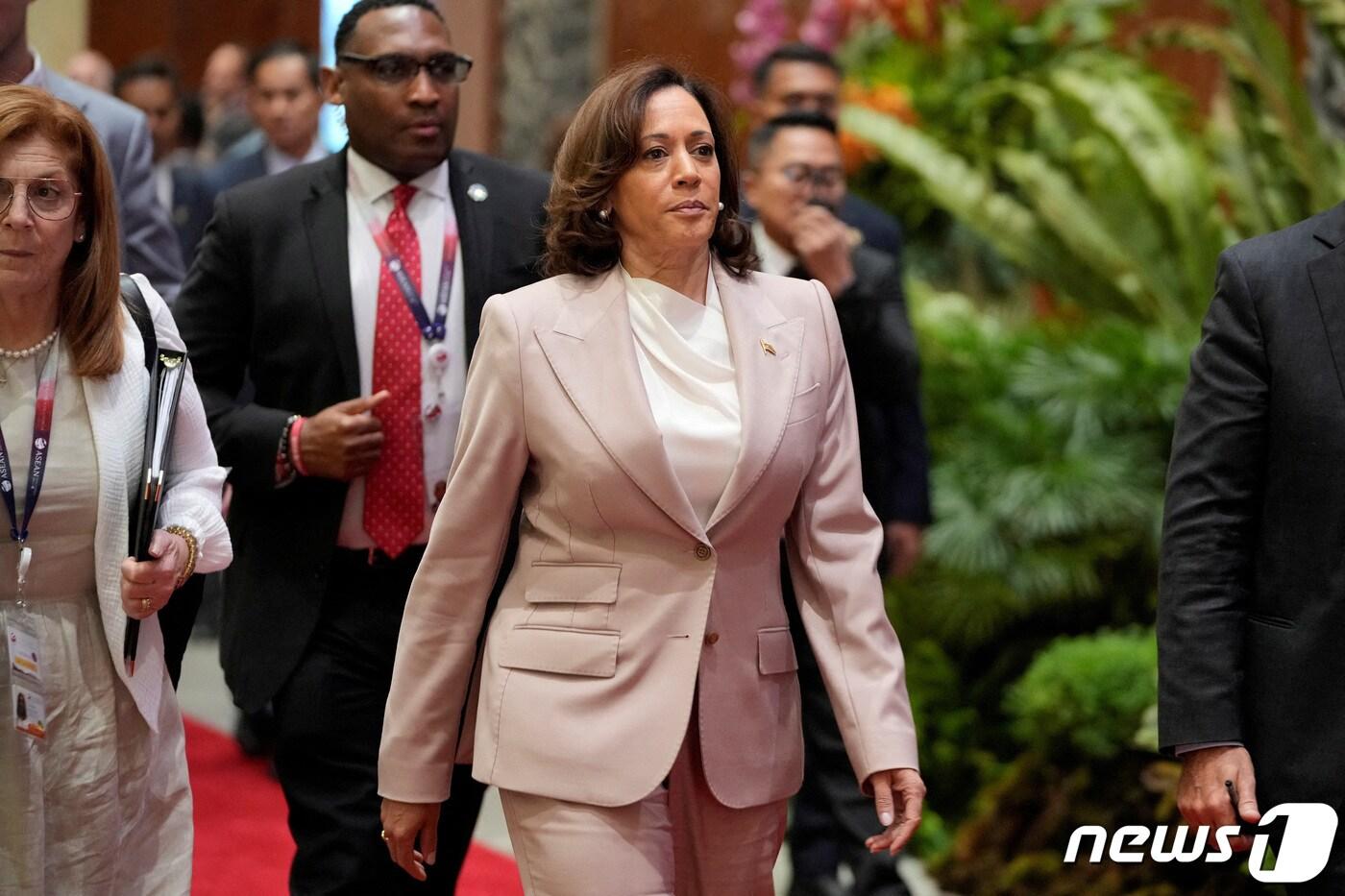 본문 이미지 - 카멀라 해리스 미국 부통령이 7일(현지시간) 동남아시아국가연합(ASEAN·아세안) 정상회의에 참석하고 있다. 23.09.07 ⓒ 로이터=뉴스1 ⓒ News1 김예슬 기자