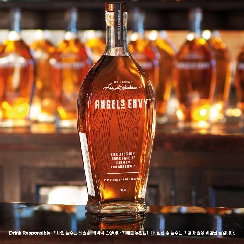 본문 이미지 - 프리미엄 버번위스키 '엔젤스 엔비(ANGEL’S ENVY)'. 사진제공=바카디코리아 제공