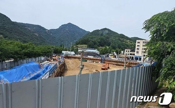 본문 이미지 - 합천영상테마파크 내 호텔 건립 공사 현장. 2023.6.13 뉴스1/한송학기자