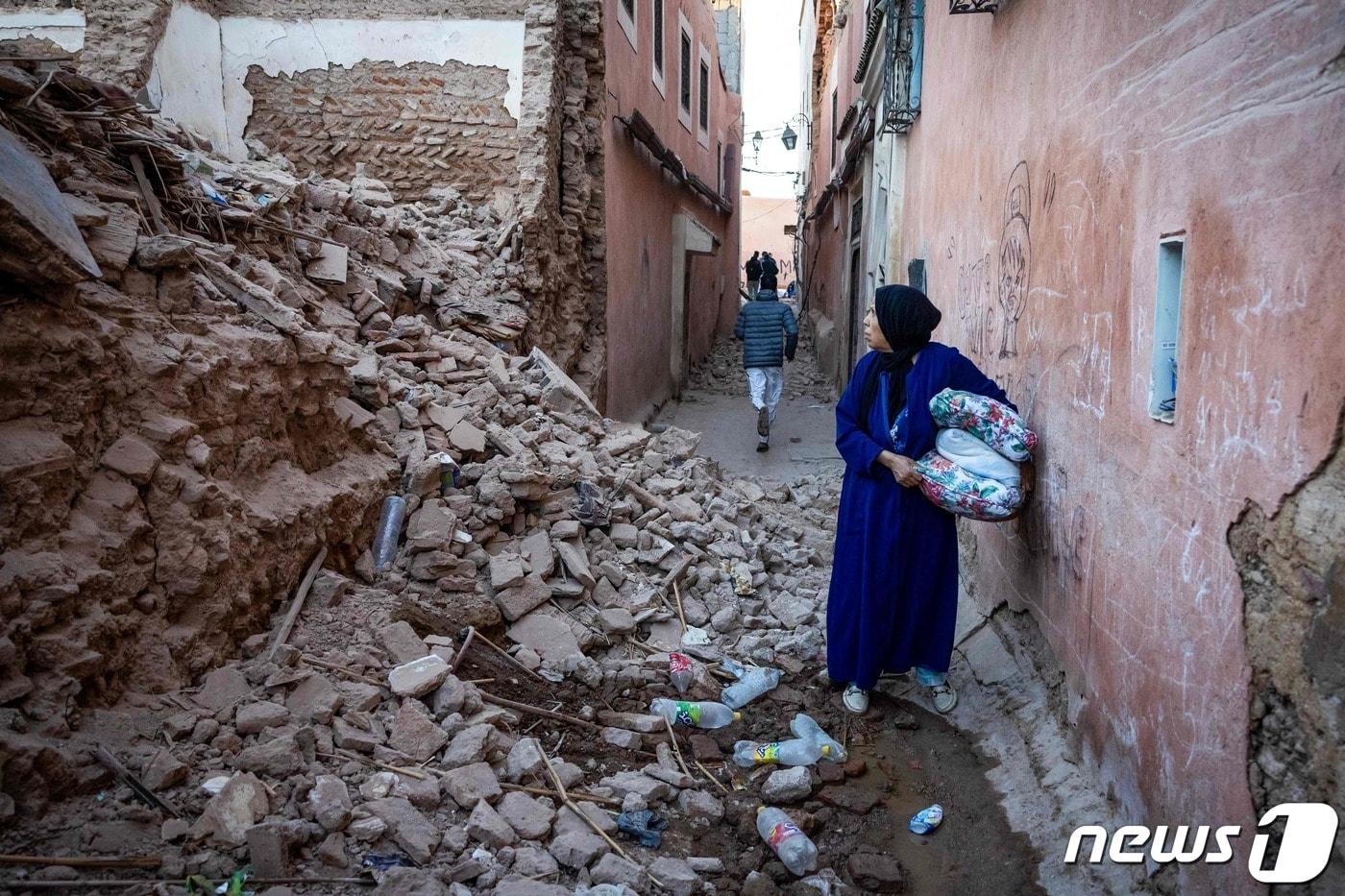 9일(현지시간) 규모 6.8 강진이 강타한 모로코 마라케시의 주택이 허물어져 돌무더기가 된 모습이 보인다. 2023.9.9 ⓒ AFP=뉴스1 ⓒ News1 우동명 기자