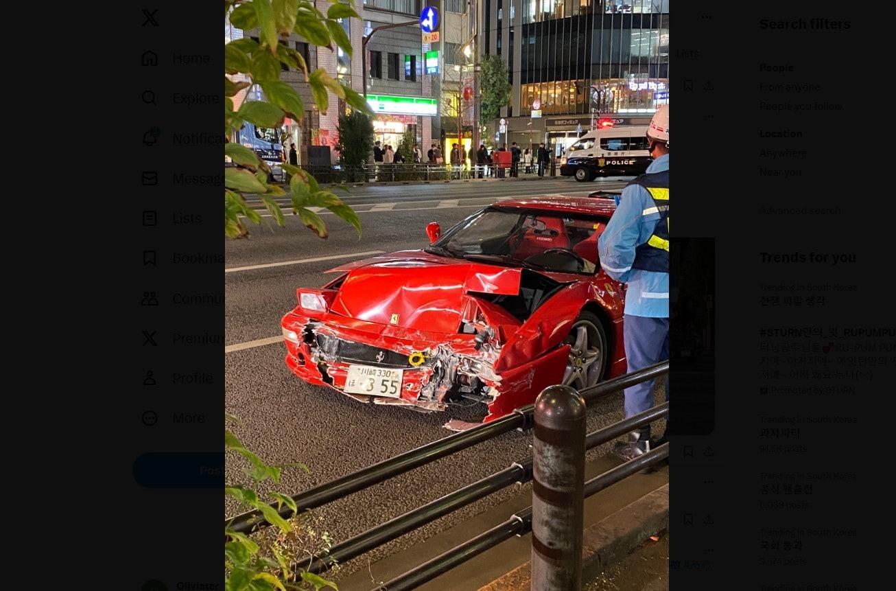 본문 이미지 - 9일 일본 도쿄 지요다구서 발생한 차량 충돌 사고로 전면부가 찌그러진 페라리 차량. (출처 : 엑스) 2024.01.09/