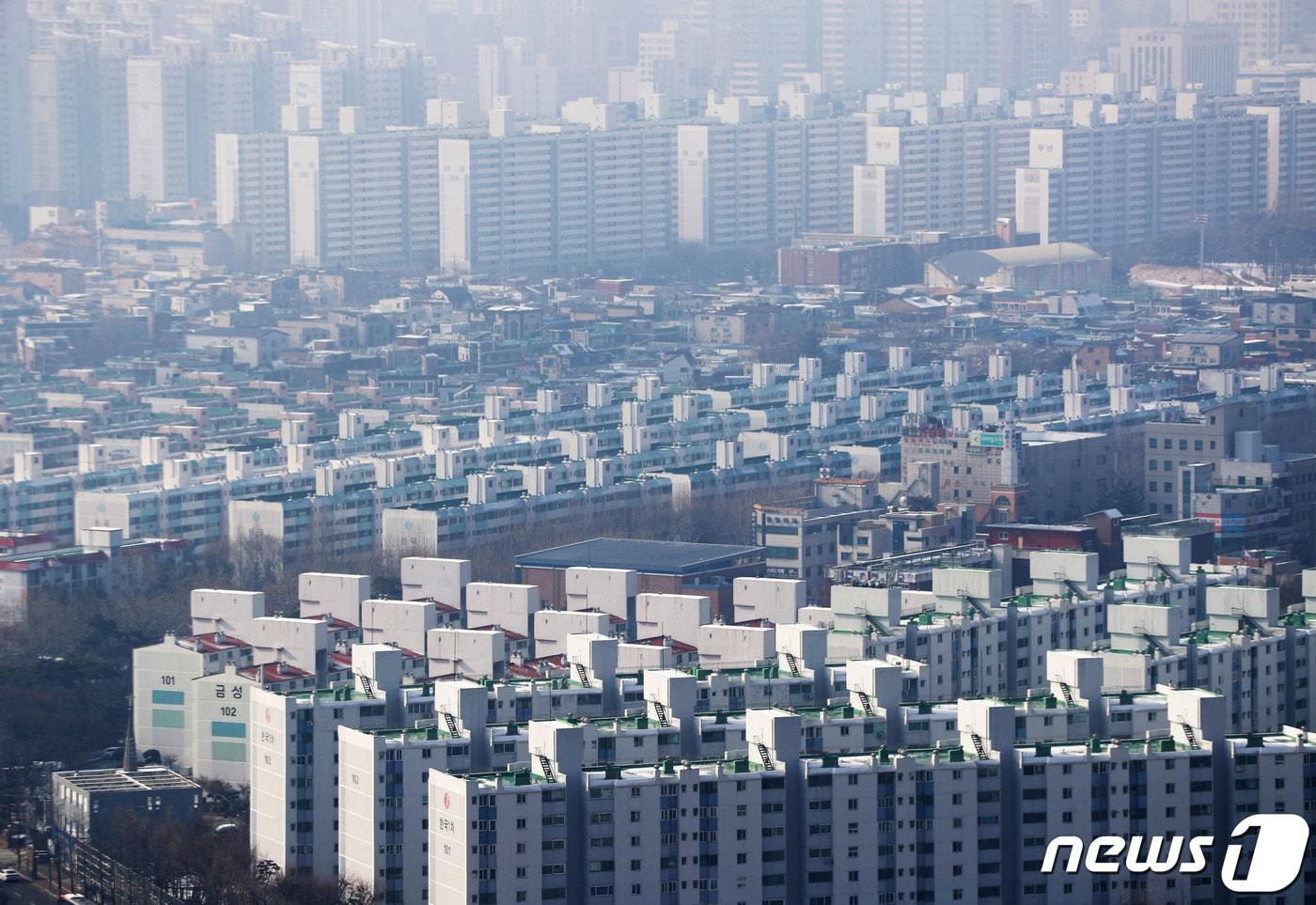 본문 이미지 - 경기 수원시의 아파트 밀집 지역의 모습. 2024.1.10/뉴스1 ⓒ News1 김영운 기자