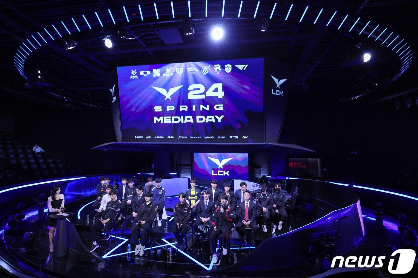 티원 '페이커' 이상혁이 10일 오후 서울 종로구 롤파크 LCK(리그 오브 레전드 챔피언스 코리아) 아레나에서 열린 '2024 LCK 스프링 개막 미디어데이'에서 각오를 밝히고 있다. 2024.1.10/뉴스1 ⓒ News1 민경석 기자