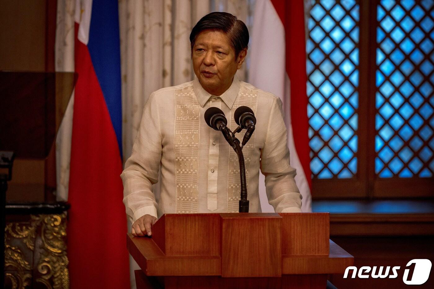 10일(현지시간) 필리핀 마닐라에서 페르디난드 마르코스 주니어 필리핀 대통령이 필리핀 마닐라 말라카냥궁에서 연설하고 있다. 2024.01.10 ⓒ 로이터=뉴스1 ⓒ News1 정지윤 기자