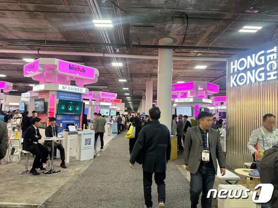 본문 이미지 - 세계 최대 정보통신기술(ICT) 박람회 'CES 2024'가 열리는 미국 라스베이거스 컨벤션센터에서 서울 스타트업들이 모여있는 '서울관'. (독자 제공)뉴스1 ⓒ News1