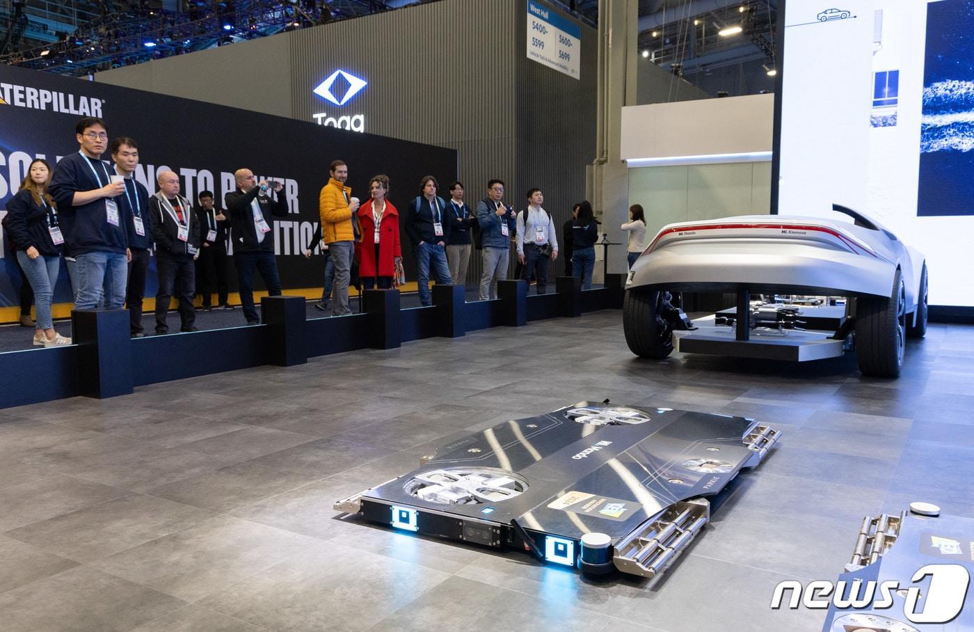 본문 이미지 -  'CES 2024' HL만도 전시관에서 선보인 자율주행 주차 로봇 '파키'. 2024.1.11 ⓒ 뉴스1 이재명 기자