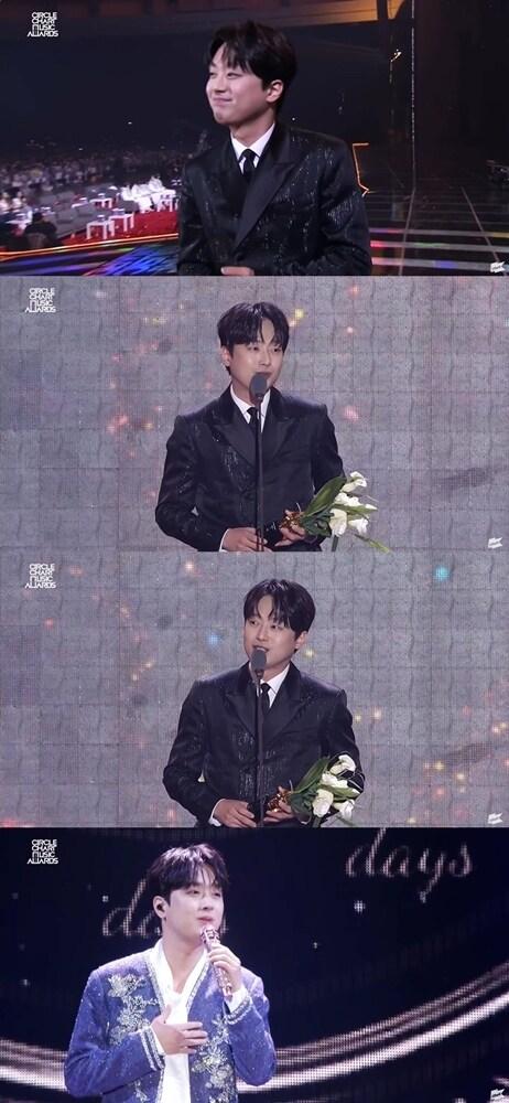 본문 이미지 - 가수 이찬원이 '써클차트 뮤직 어워즈 2023'에서 올해의 장르상을 수상했다.