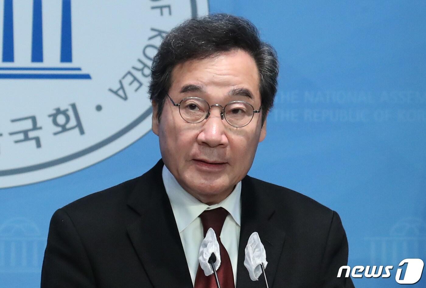 본문 이미지 - 이낙연 전 더불어민주당 대표가 11일 오후 서울 여의도 국회 소통관에서 기자회견을 갖고 더불어민주당 탈당 선언 및 신당 창당 계획을 발표하고 있다. 2024.1.11./뉴스1 ⓒ News1 임세영 기자
