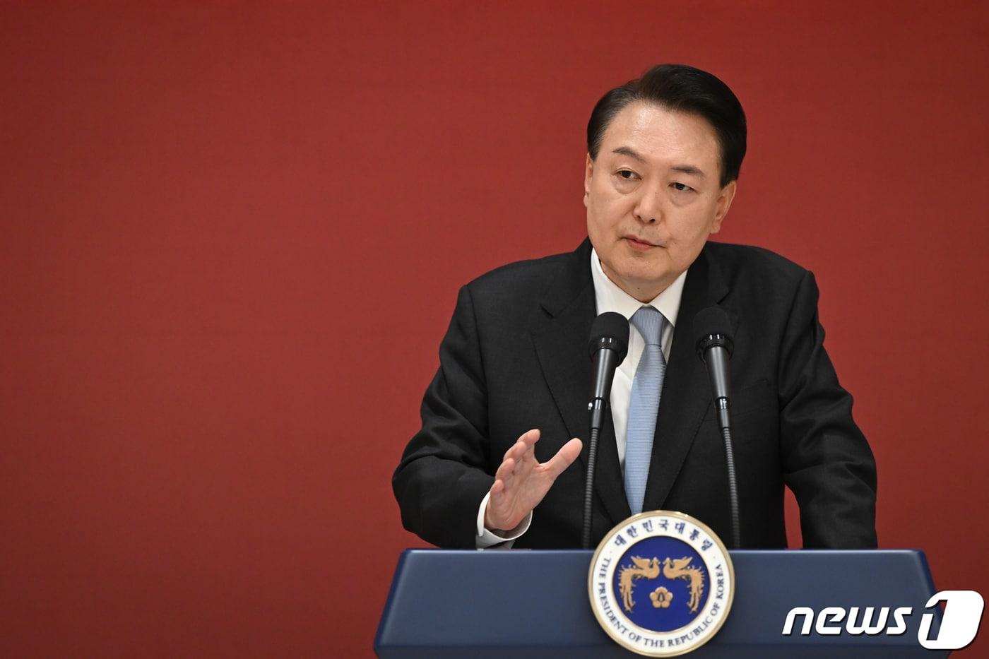 윤석열 대통령이 11일 용산 대통령실 청사에서 열린 국민경제자문회의 오찬 간담회에서 모두발언을 하고 있다. (대통령실 제공) 2024.1.11/뉴스1 ⓒ News1 오대일 기자