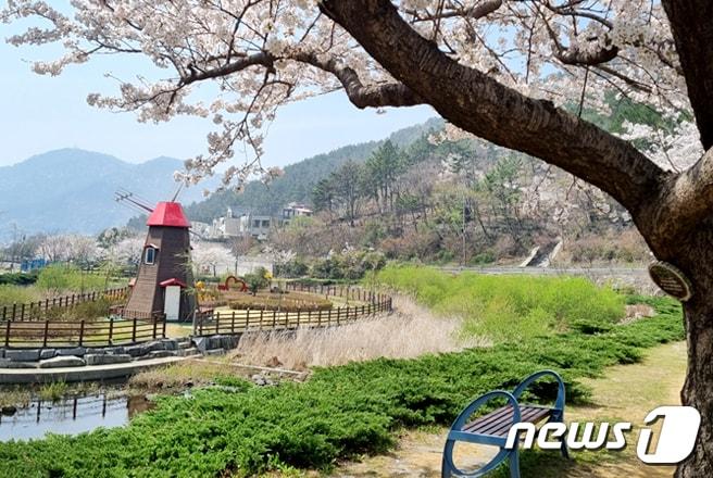 본문 이미지 - 사천 용두공원(사천시 제공).