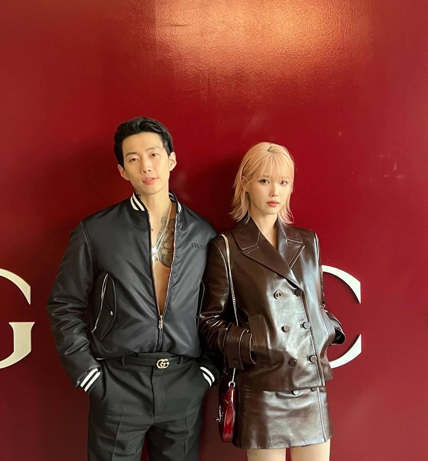 본문 이미지 - 박재범(왼쪽)과 아이유(아이유 SNS)