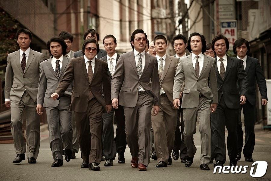 본문 이미지 - 영화 '범죄와의 전쟁' 스틸컷/사진제공=네이버 영화
