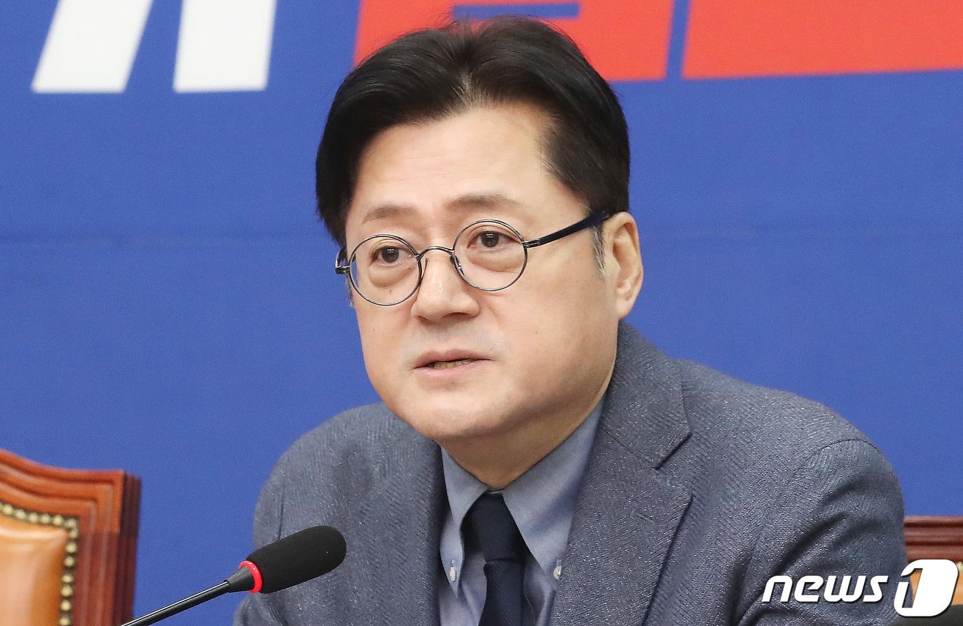 본문 이미지 - 홍익표 더불어민주당 원내대표가 15일 오전 서울 여의도 국회에서 열린 최고위원회의에서 발언을 하고 있다. 2024.1.15/뉴스1 ⓒ News1 임세영 기자