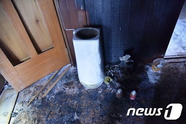 본문 이미지 - 벌레 전기 퇴치기.(대구 서부소방서 제공)