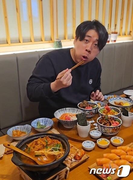 본문 이미지 - '장사의 신 '으로 유명한 은현장씨. (SNS 갈무리) ⓒ 뉴스1