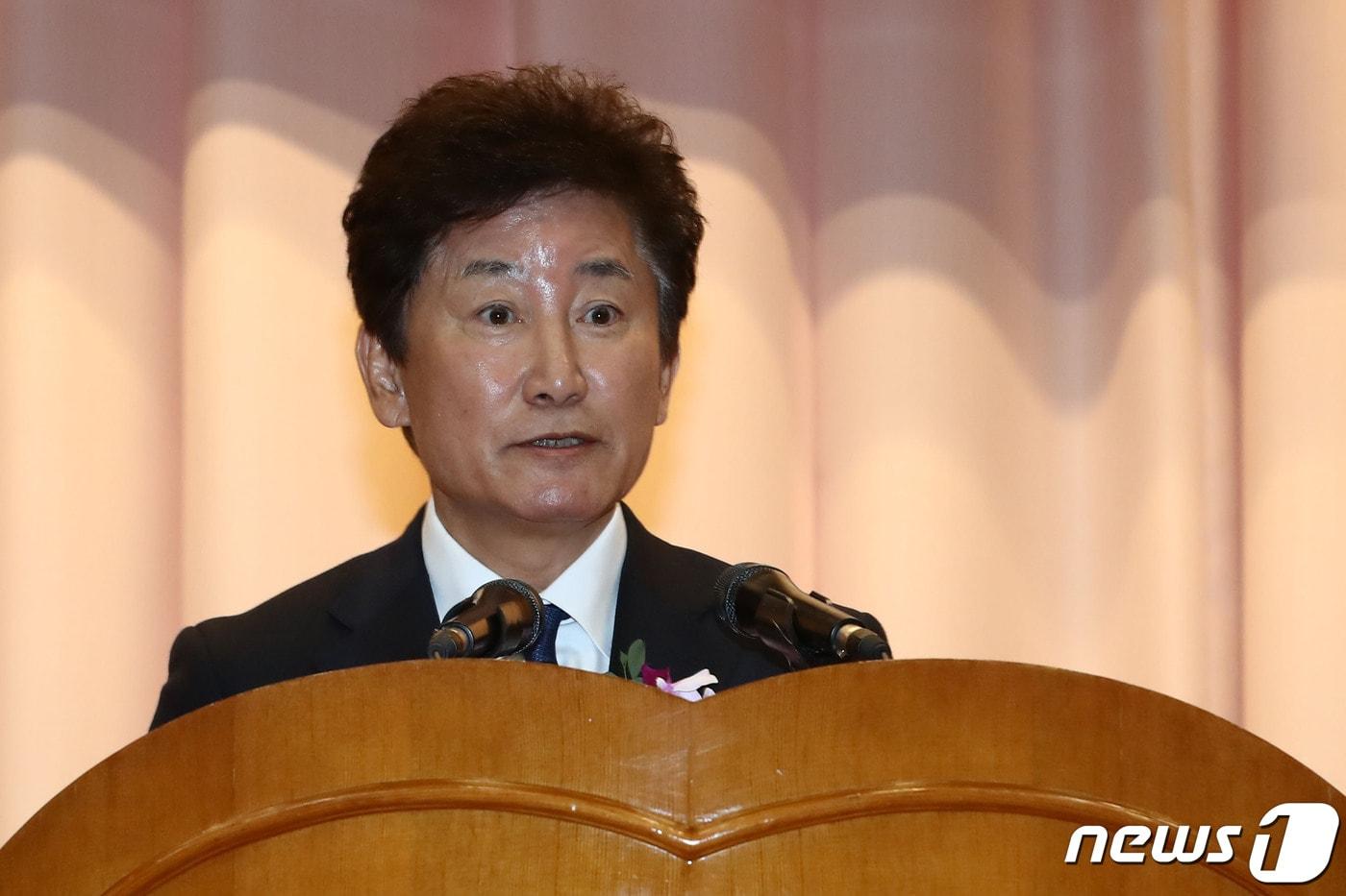 본문 이미지 - 박종문 헌법재판소 사무처장이 16일 오전 서울 종로구 헌법재판소에서 열린 퇴임식에서 퇴임사를 하고 있다. 2024.1.16/뉴스1 ⓒ News1 이광호 기자