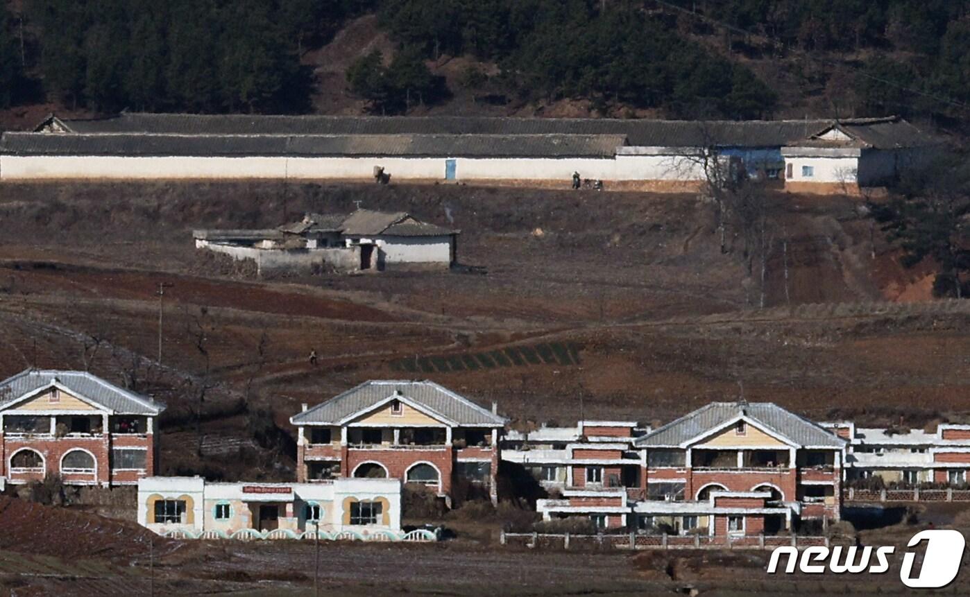 본문 이미지 - 경기도 파주시에서 바라본 북한 모습. 2024.1.16/뉴스1 ⓒ News1 박정호 기자