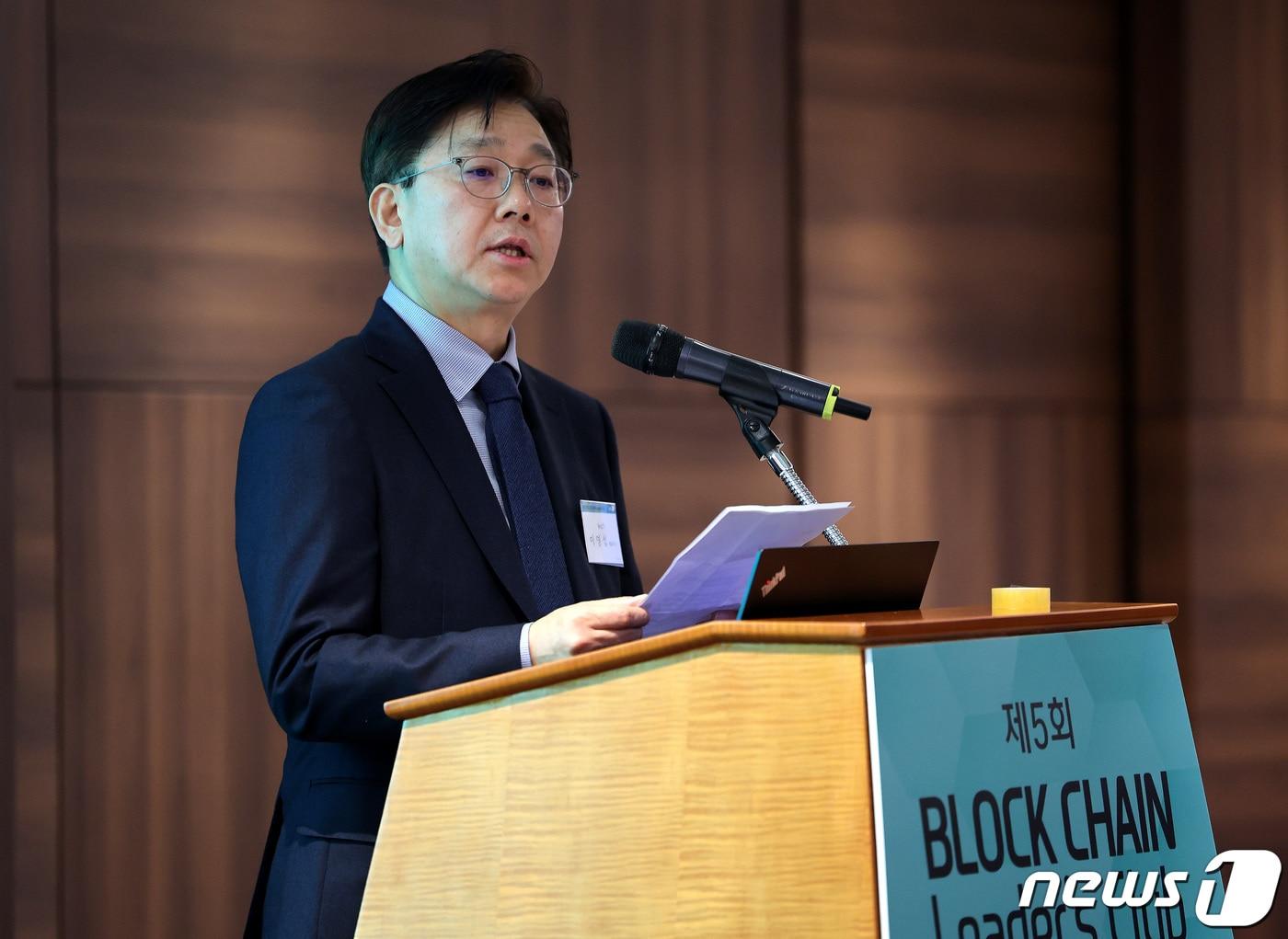 본문 이미지 - 이영섭 뉴스1 대표이사가 17일 서울 소공동 롯데호텔에서 열린 제5회 뉴스1 블록체인 리더스클럽에서 인사말을 하고 있다. 2024.1.17/뉴스1 ⓒ News1 박지혜 기자