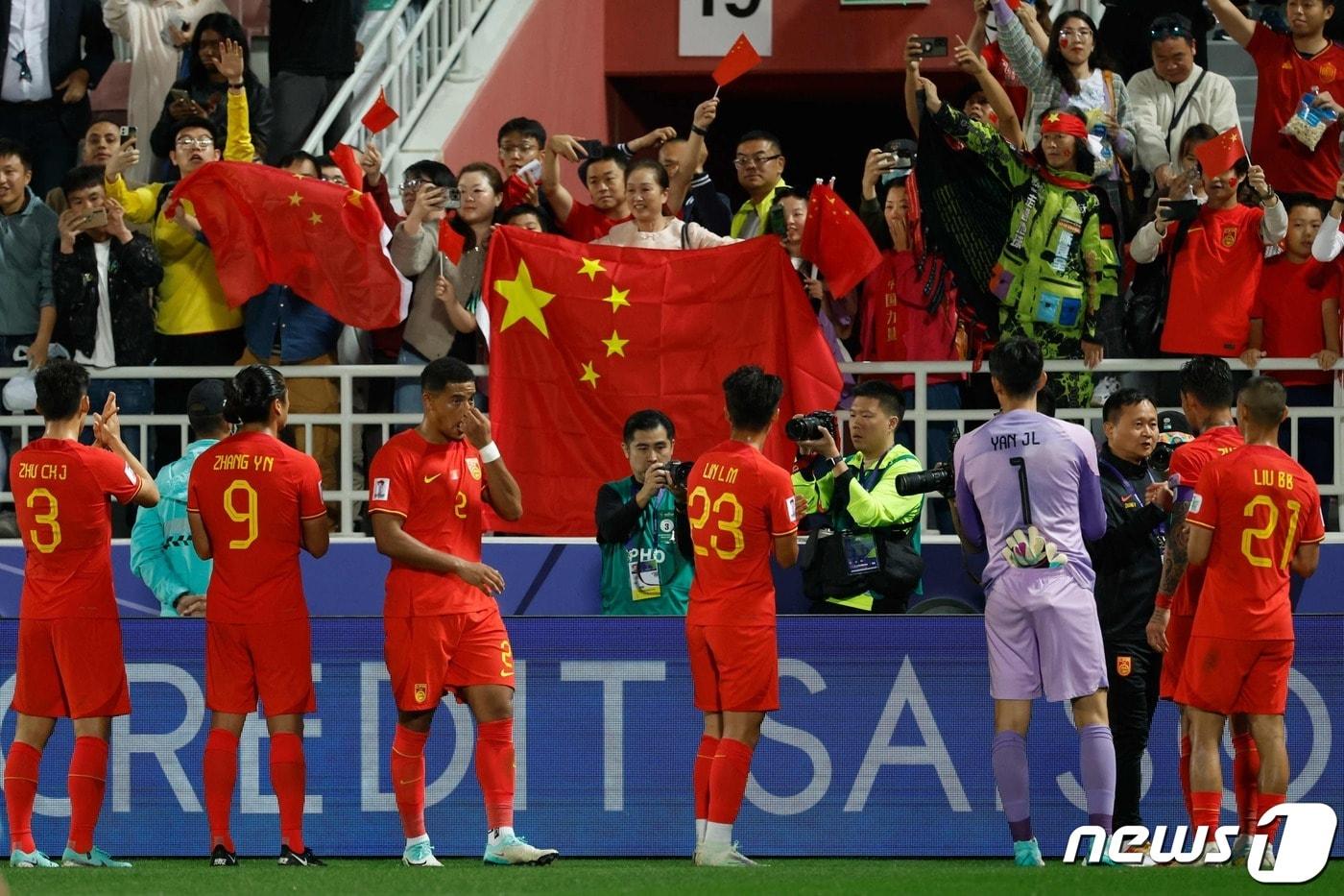 타지키스탄과 무승부로 비긴 중국. ⓒ AFP=뉴스1