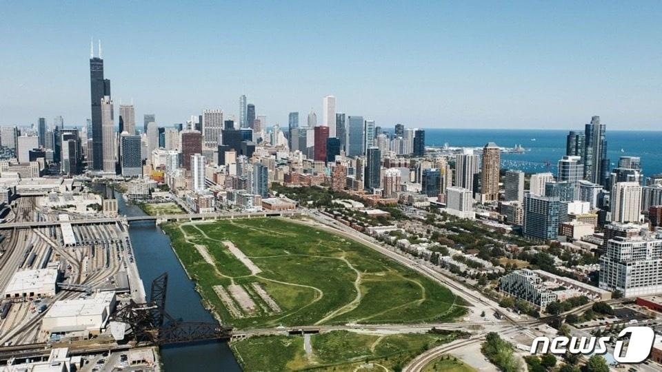 본문 이미지 - 시카고 화이트삭스가 구장 이전을 추진 중인 가운데 새 부지로 시카고 루프 지역 &#39;더 78&#39;&#40;The 78&#41;을 염두에 두고 있다고 시카고 선타임스가 보도했다. 브랜든 존슨 시카고 시장과 제리 라인스도프 화이트삭스 회장은 공동성명을 발표했지만 이에 대한 확인은 하지 않았다. 화이트삭스 현 구장 개런티드 필드 임대 계약은 2029년까지다.