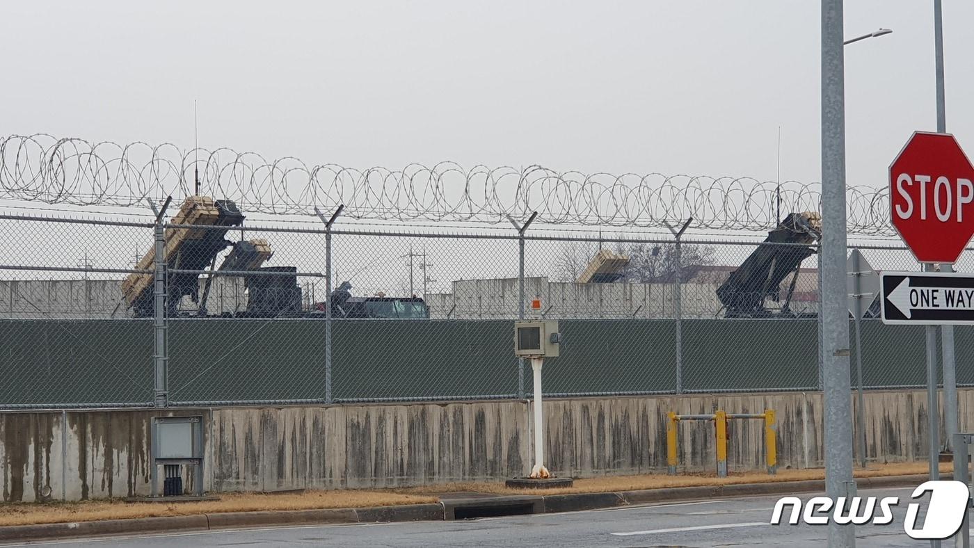  지난 17일  경기도 평택 팽성읍 안정리 일대에 있는 주한미군 기지 '캠프 험프리스'에 패트리엇(PAC-3 MSE)의 발사대가 배치돼 있다.2024.1.17/뉴스1 ⓒ News1 박응진 기자