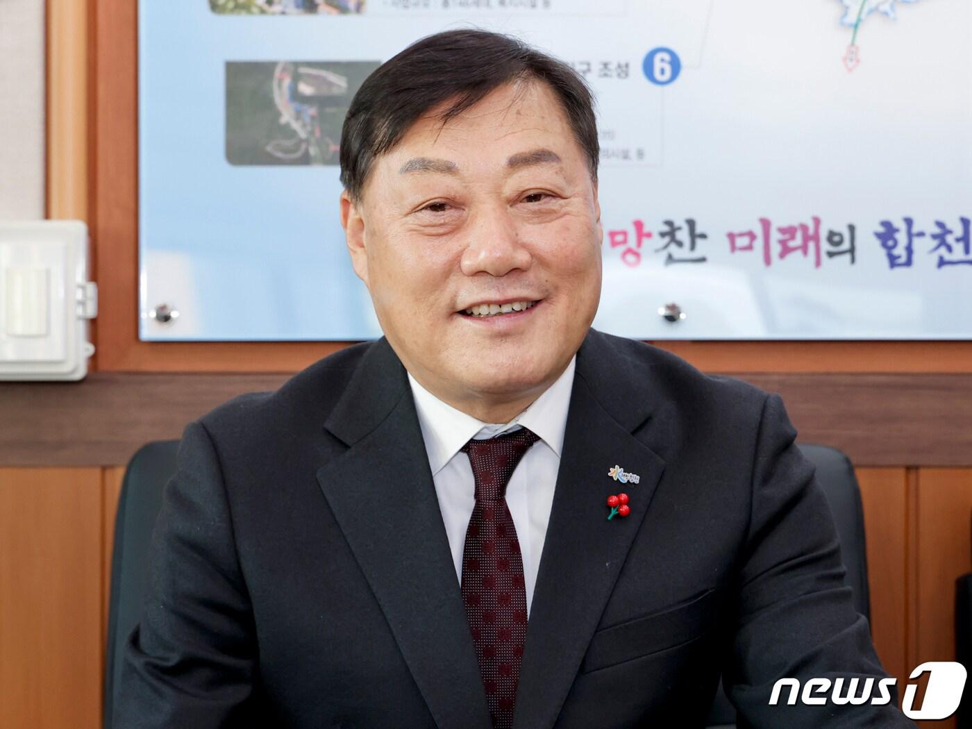 본문 이미지 - 김윤철 합천군수.