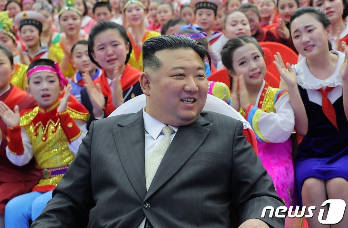 본문 이미지 - 북한 김정은 노동당 총비서. [국내에서만 사용가능. 재배포 금지. DB 금지. For Use Only in the Republic of Korea. Redistribution Prohibited]