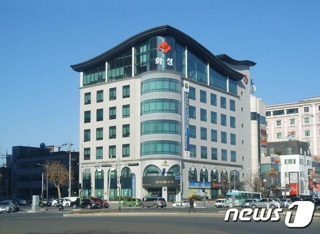 본문 이미지 - 화성산업 본사 전경.