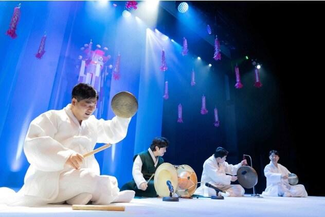 본문 이미지 - 2023년 이수자뎐 '강릉단오제' 공연. 문화재청 제공.