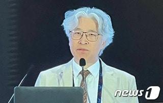 본문 이미지 - 박철웅 대전우리병원 대표병원장이 ASSICON(아시콘) 2024에서 강연을 하고 있다.(대전우리병원 제공)/뉴스1