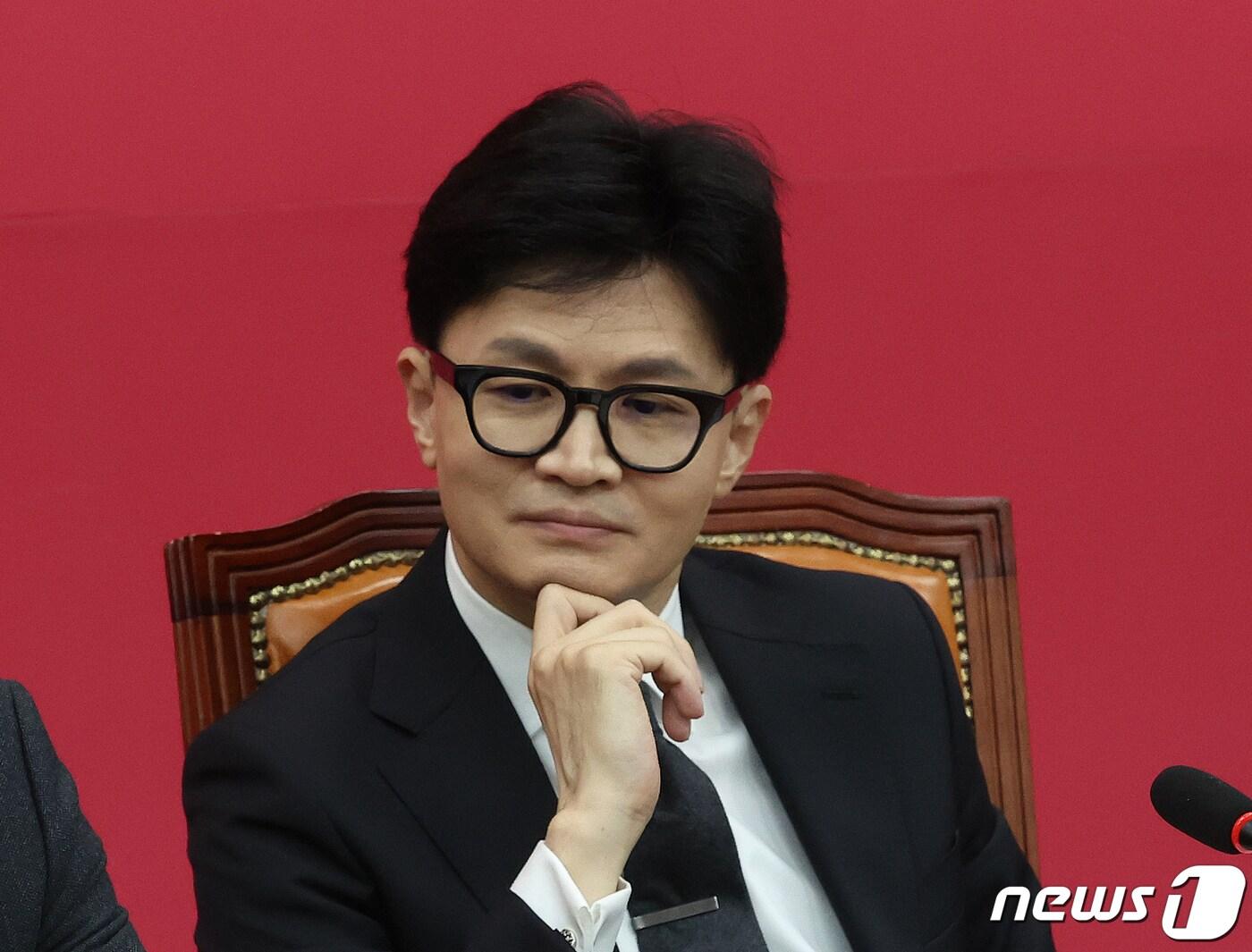 본문 이미지 - 한동훈 국민의힘 비상대책위원장이 22일 서울 여의도 국회에서 열린 비상대책위원회의에 참석하고 있다. 2024.1.22/뉴스1 ⓒ News1 송원영 기자