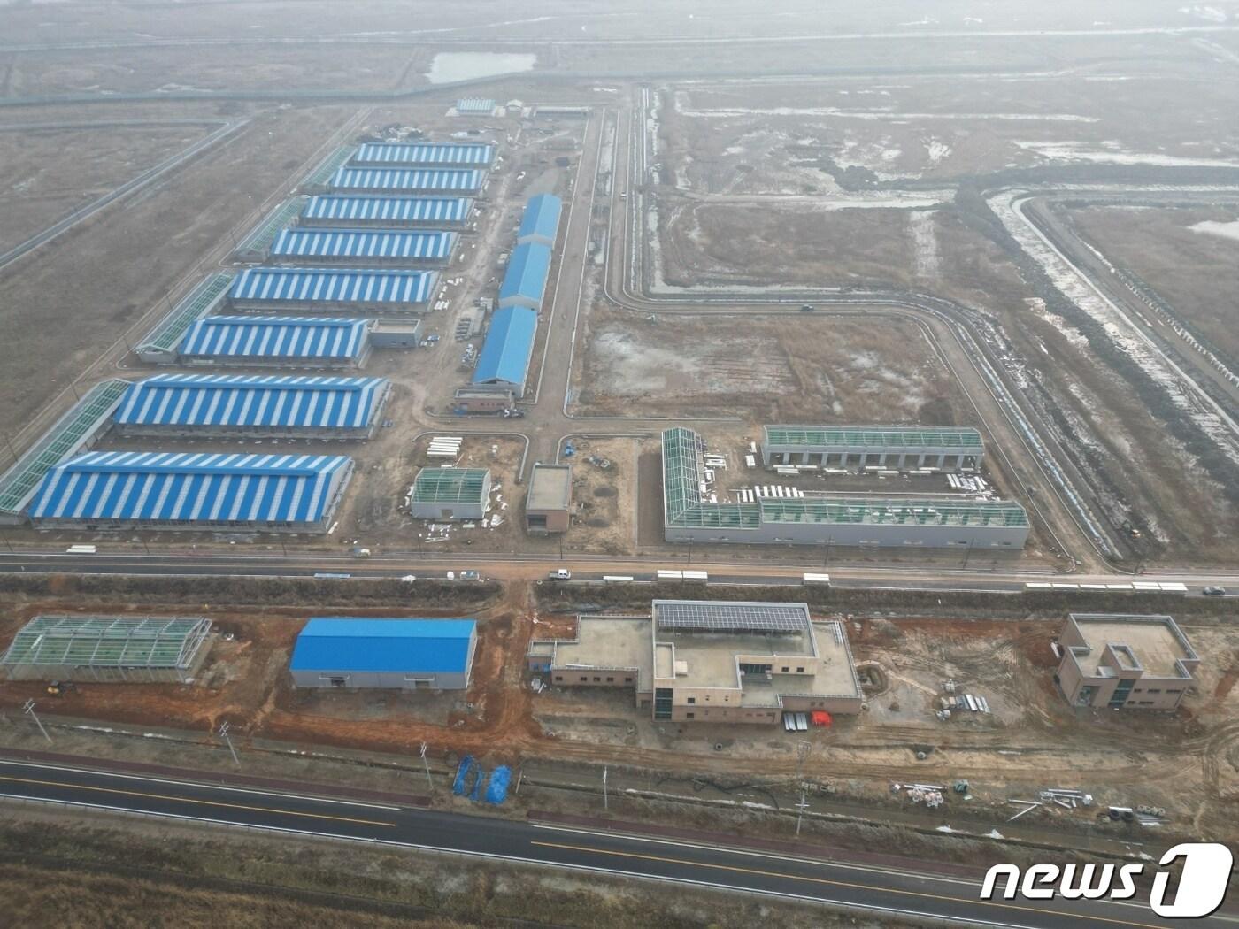 본문 이미지 - 경기도건설본부는 올해 시흥 월곶119안전센터 등 22개 공공건축물 건립 사업(총공사비 2322억원)을 추진해 화성 에코팜랜드(사진) 등 13개 공공건축물 공사를 연내 완료할 계획이라고 23일 밝혔다.(경기도 제공) /뉴스1