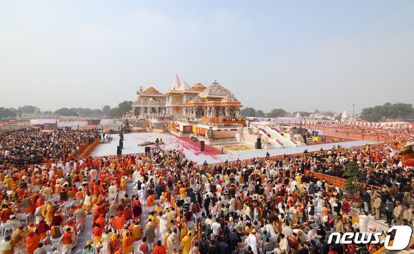 본문 이미지 - 인도 우타르프라데시주(州)의 아요디아 새 힌두교 사원. (사진은 기사 내용과 무관함) / 뉴스1 ⓒ News124.01.22 ⓒ 로이터=뉴스1 ⓒ 로이터=뉴스1 ⓒ News1 김예슬 기자