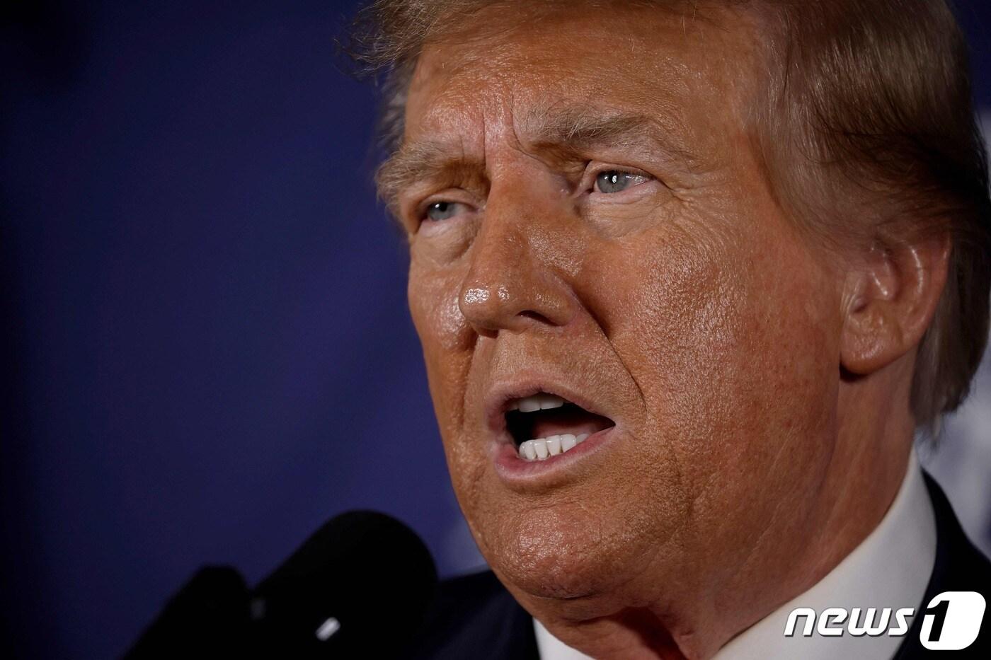 도널드 트럼프 전 미국 대통령이 22일(현지시간) 뉴햄프셔 경선을 앞두고 래코니아에서 열린 선거 집회서 연설을 하고 있다. 2024.1.23 ⓒ AFP=뉴스1 ⓒ News1 우동명 기자