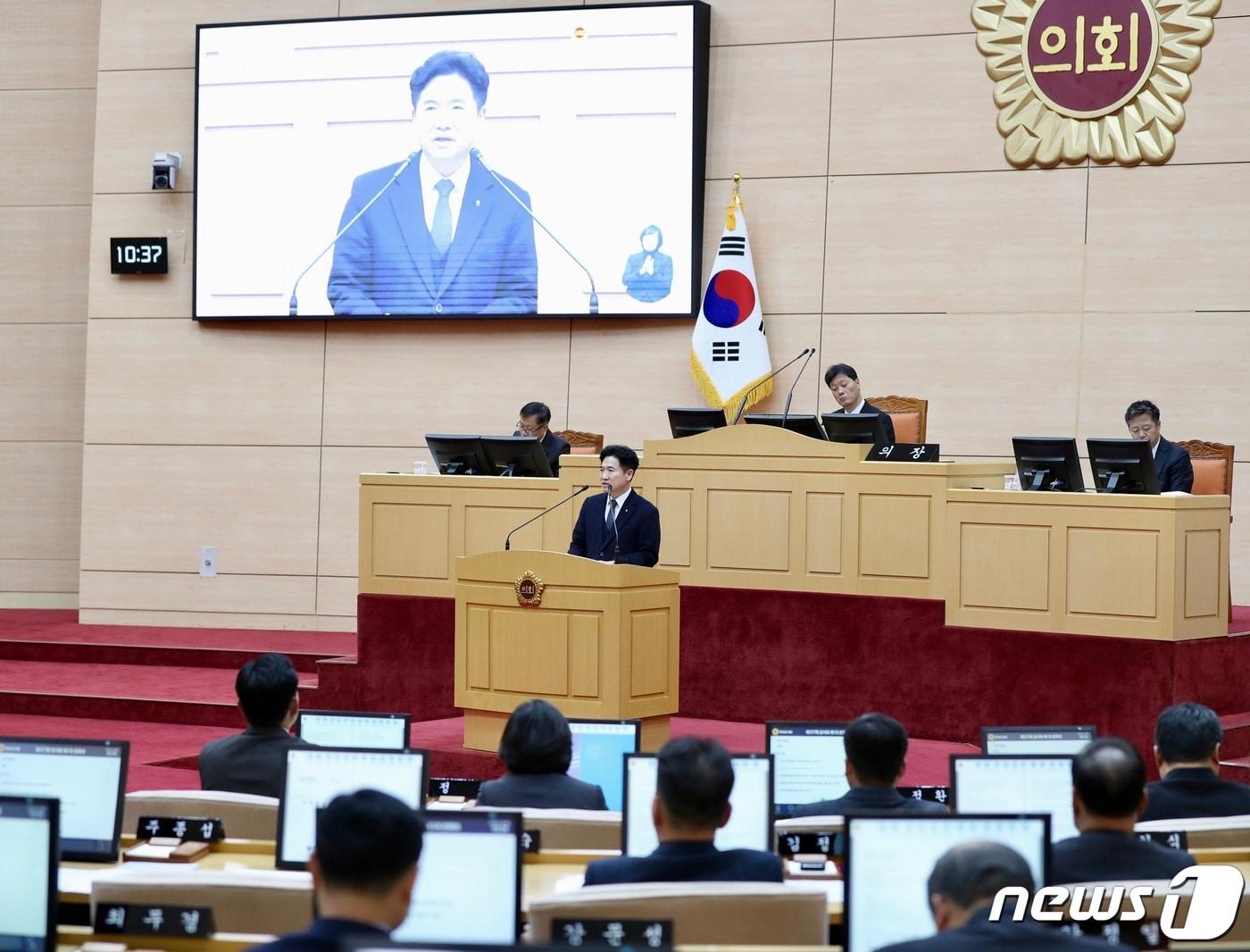 본문 이미지 - 김대중 전남교육감이 23일 전라남도의회 제377회 임시회 본회의장에서 시정연설을 하고 있다.(전남도의회 제공)/뉴스1 