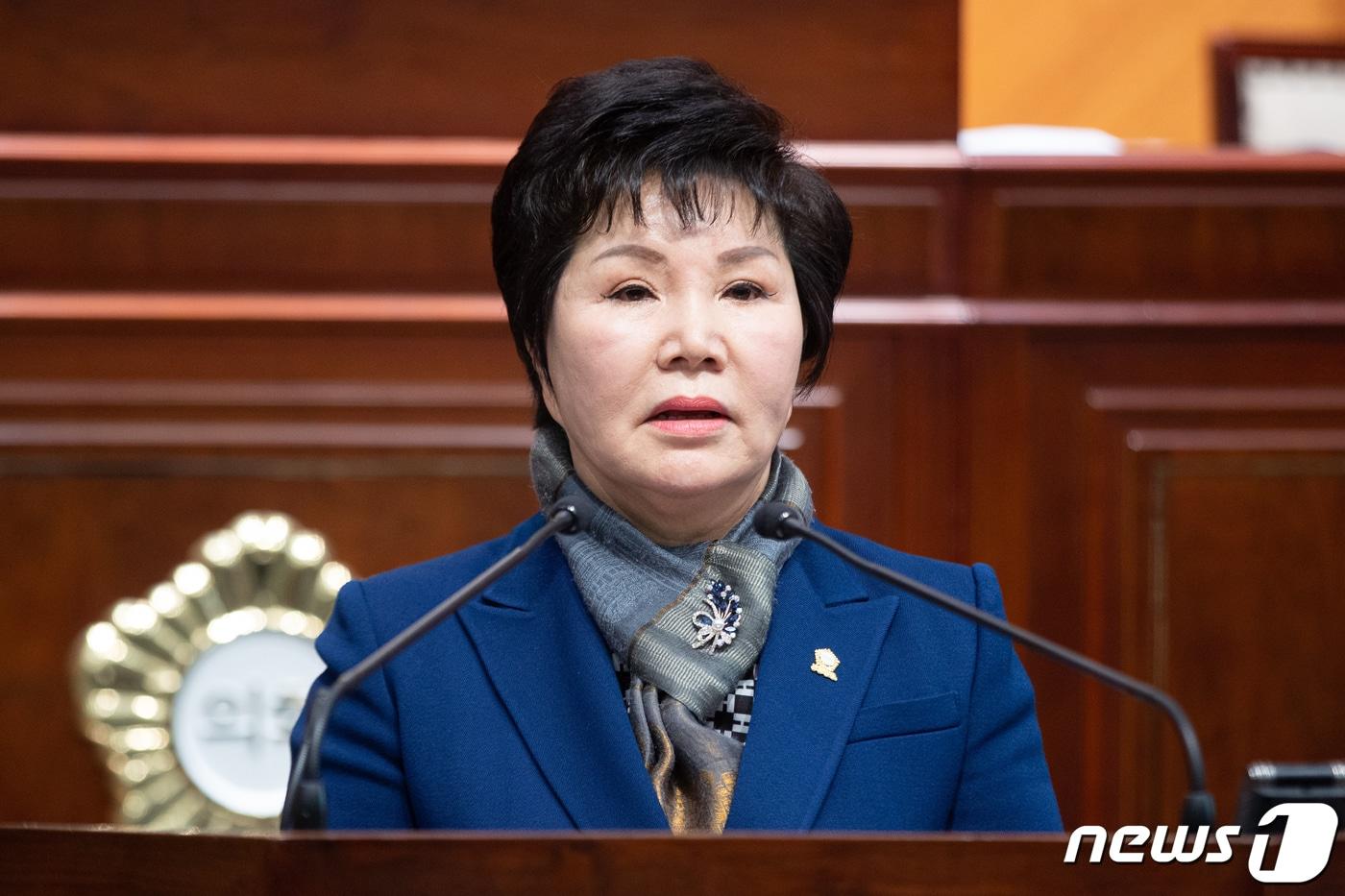 본문 이미지 - 김영자 군산시의회 의원이 24일 열린 제261회 임회서 1차 본회의 5분 발언을 하고 있다.(군산시의회 제공) 2024.1.24/뉴스1