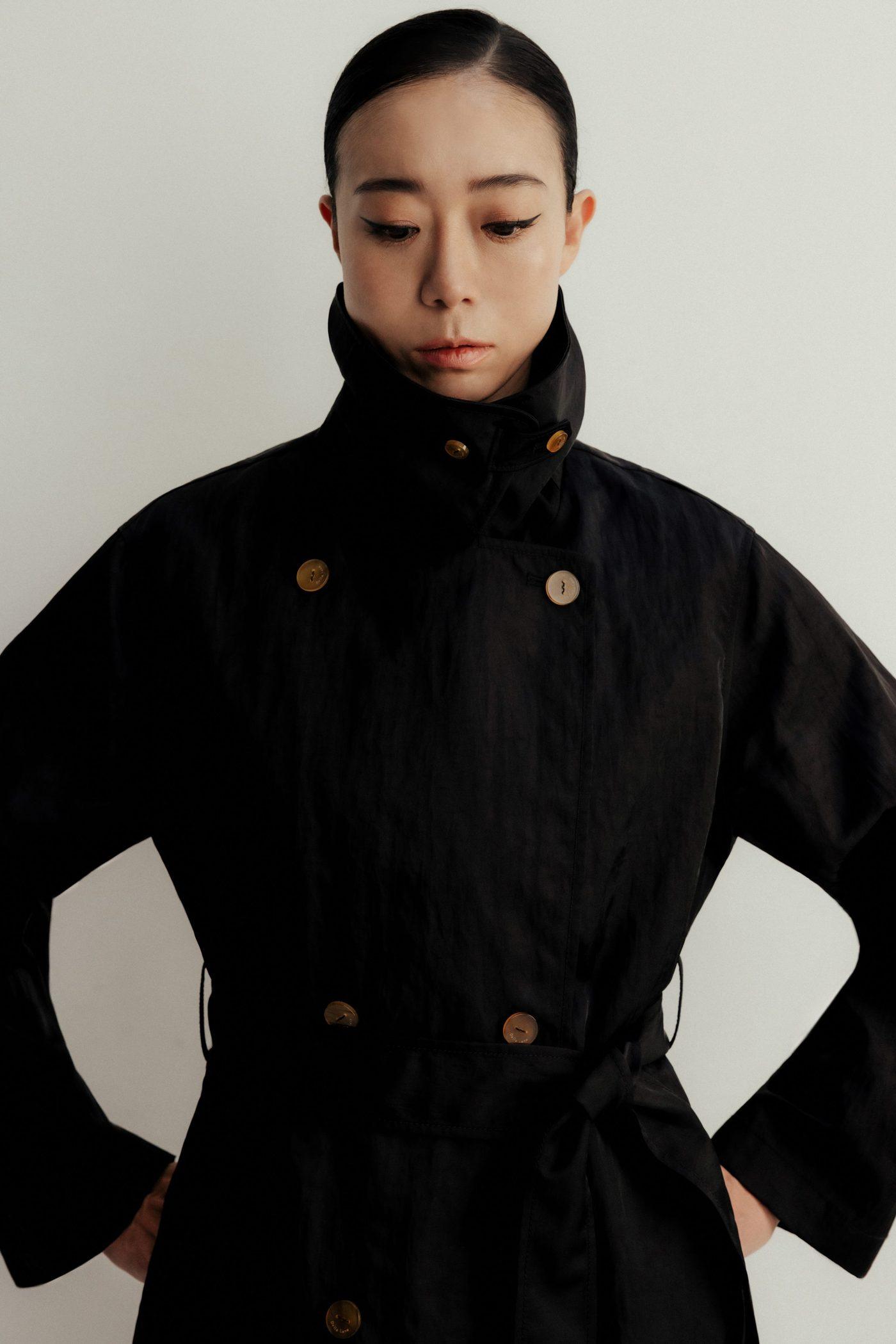 본문 이미지 - 델라라나는 이달 말 봄 컬렉션을 출시하고 세계적인 발레리나 강미선과 함께한 컬렉션 화보를 공개한다.&#40;델라라나제공&#41;