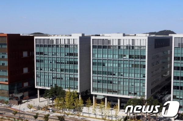 본문 이미지 - LG이노텍 사이언스파크 본사 전경. &#40;LG이노텍&#41; ⓒ News1