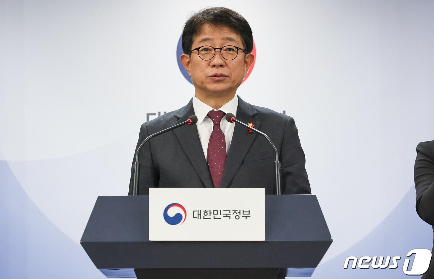 본문 이미지 - 박상우 국토교통부 장관이 서울 종로구 정부서울청사에서 국민과 함께 하는 교통분야 민생토론회 및 관련 주요정책 계획 브리핑을 하고 있다. 2024.1.25/뉴스1 ⓒ News1 허경 기자