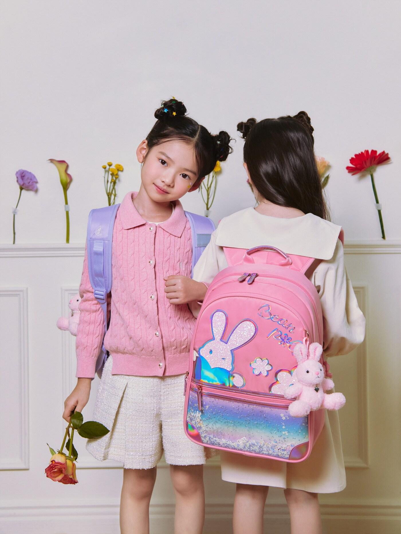 본문 이미지 - 빈폴키즈는 올 설 명절을 앞두고 초등학교 입학생과 재학생의 신학기 책가방 구매 고객을 위한 풍성한 프로모션을 마련했다.&#40;빈폴키즈제공&#41;