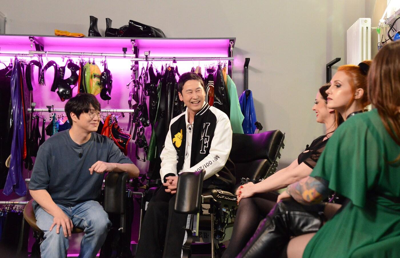 넷플릭스 성+인물 제공