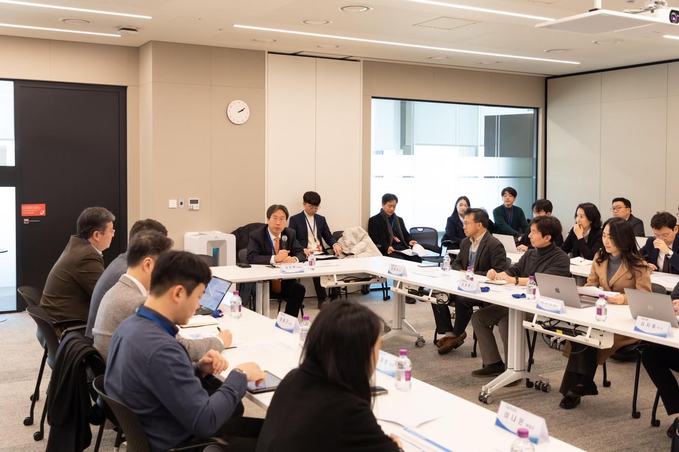 최장혁 개인정보보호위원회 부위원장이 29일 서울 강남구 아마존웹서비시즈코리아에서 간담회를 가졌다.(개인정보위 제공)