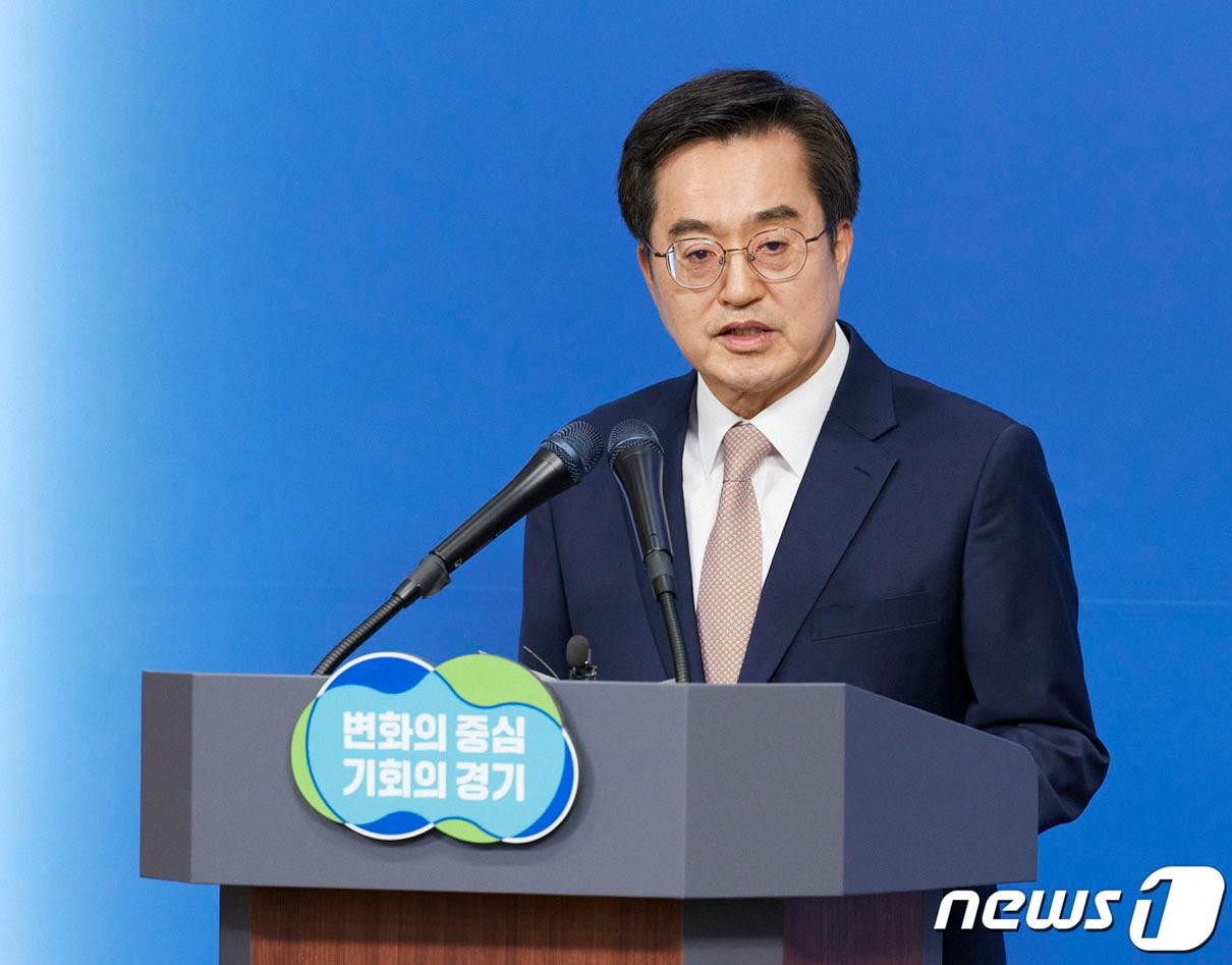 본문 이미지 - 김동연 경기도지사가 3일 오전 경기 수원시 영통구 경기도청 브리핑룸에서 경기북부특별자치도 관련 기자회견을 하고 있다. (경기도 제공) 2024.1.3/뉴스1 ⓒ News1 김영운 기자