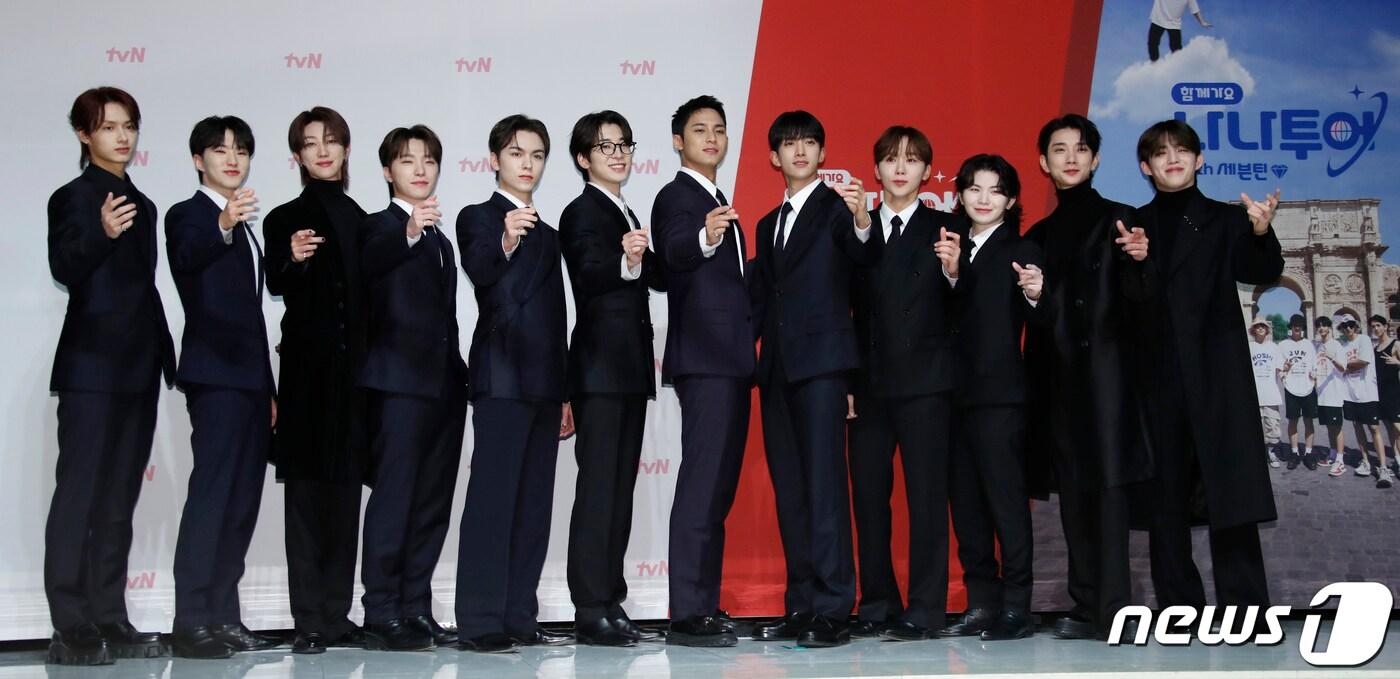 그룹 세븐틴(Seventeen)의 준(왼쪽부터), 호시, 디에잇, 디노, 버논, 원우, 민규, 도겸, 승관, 우지, 죠슈아, 에스쿱스 ⓒ 뉴스1 권현진 기자